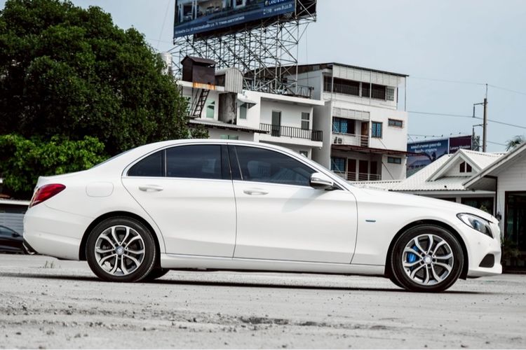 Mercedes-Benz C-Class 2017 C350 Sedan เบนซิน ไม่ติดแก๊ส เกียร์อัตโนมัติ ขาว รูปที่ 3