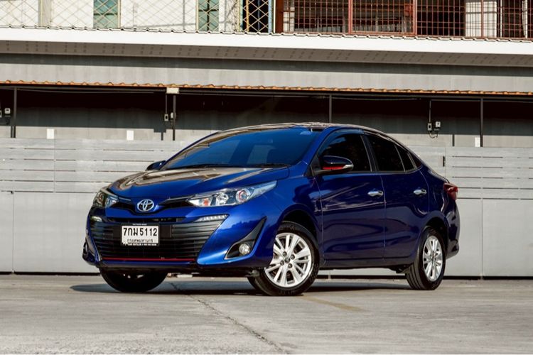 รถ Toyota Yaris ATIV 1.2 S Plus สี น้ำเงิน