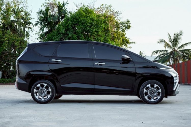 Hyundai Stargazer 2023 1.5 Smart 6 Van เบนซิน ไม่ติดแก๊ส เกียร์อัตโนมัติ ดำ รูปที่ 4