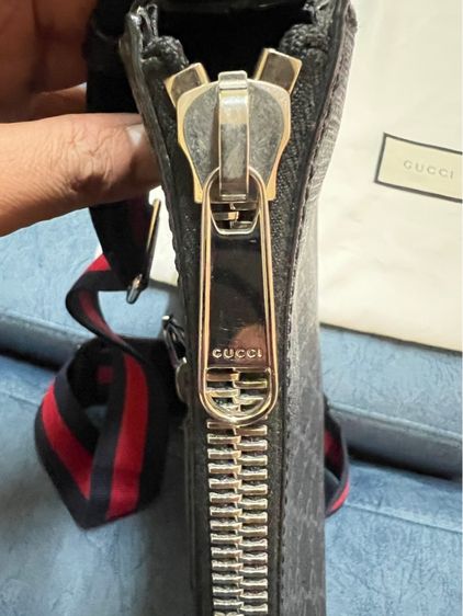 Gucci Men's GG Supreme Crossbody Shoulder Bag รูปที่ 5
