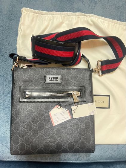 Gucci Men's GG Supreme Crossbody Shoulder Bag รูปที่ 2
