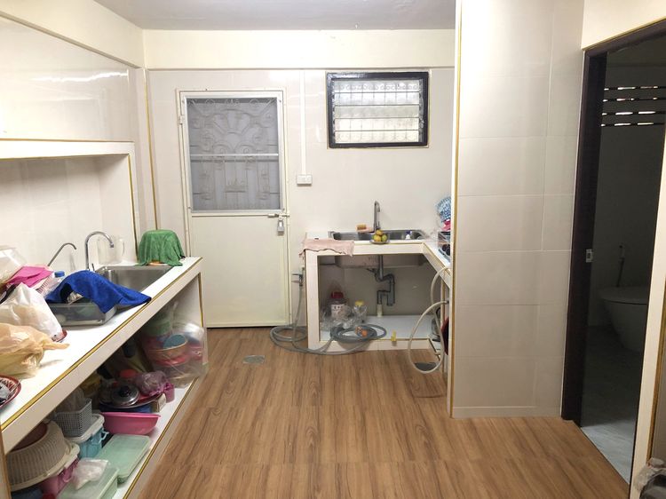 ตึกแถว 3 ชั้นครึ่ง มีชั้นลอย อยู่ซอยกำนันแม้น รีโนเวทแล้ว พร้อมเข้าอยู่ รูปที่ 3