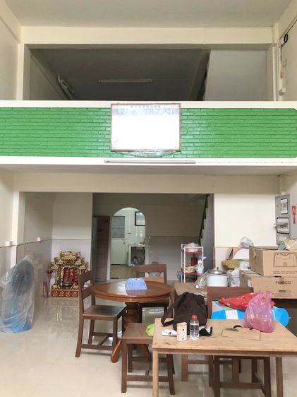 ตึกแถว 3 ชั้นครึ่ง มีชั้นลอย อยู่ซอยกำนันแม้น รีโนเวทแล้ว พร้อมเข้าอยู่ รูปที่ 2