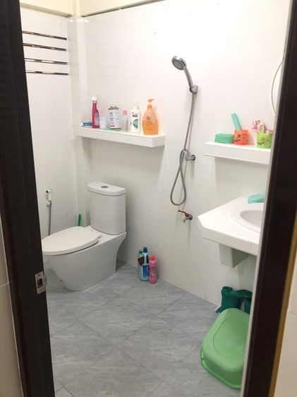 ตึกแถว 3 ชั้นครึ่ง มีชั้นลอย อยู่ซอยกำนันแม้น รีโนเวทแล้ว พร้อมเข้าอยู่ รูปที่ 4