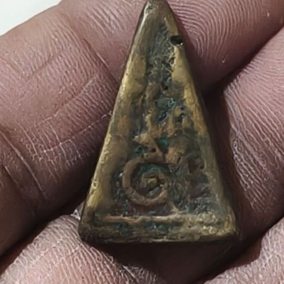 เหรียญหล่อหลวงพ่อเพชรวัดท่าหลวงจังหวัดพิจิตรเนื้อหาจัดจ้าน รูปที่ 2