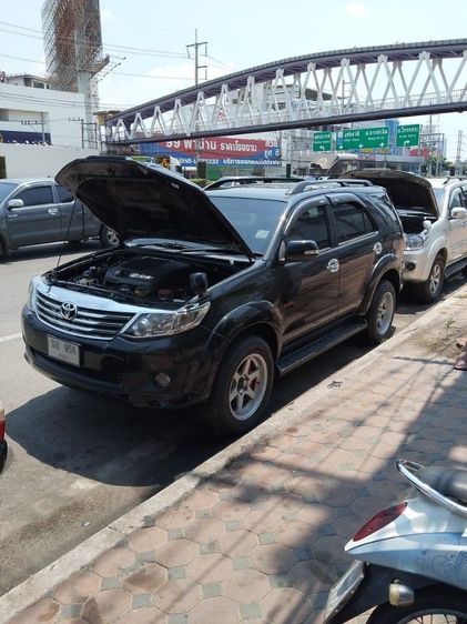 รถ Toyota Fortuner 3.0 G 4WD สี ดำ