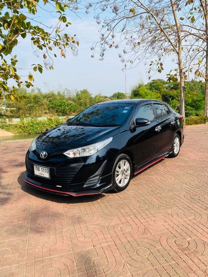 Toyota Yaris ATIV 2019 1.2 E Sedan เบนซิน ไม่ติดแก๊ส เกียร์อัตโนมัติ ดำ รูปที่ 2