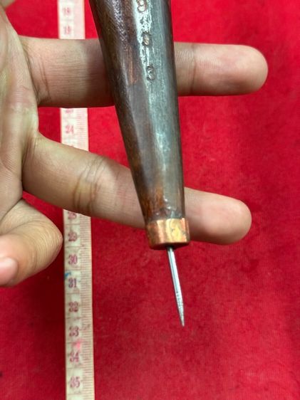 เหล็กจานหลวงปู่ทิมวัดละหารไร่ด้ามแกะลูกเหมือนหลวงปู่ทิมไม้สักทองเหล็กจานปลุกเสกแล้วผ่านการใช้งานจริง รูปที่ 5