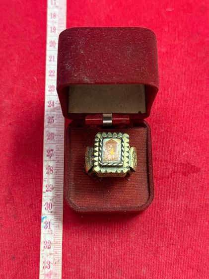 แหวนตลับสีผึ้งหลวงพ่อเดิมวัดหนองโพ สีผึ้งฝังสิงห์แกะฝังตะกรุดตลับเปิดปิดได้ลงยาพร้อมกล่องครบชุด