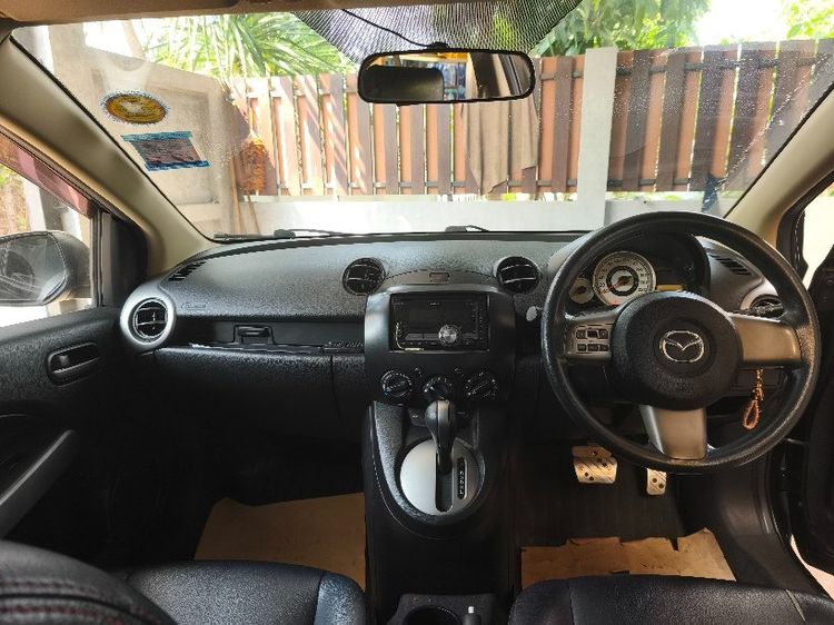 Mazda Mazda 2 2012 1.5 Elegance Groove Sedan เบนซิน ไม่ติดแก๊ส เกียร์อัตโนมัติ ดำ รูปที่ 4