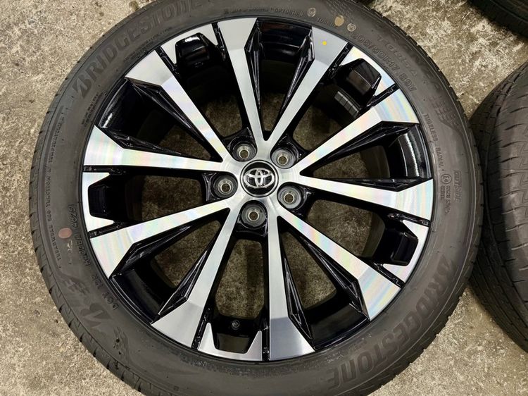 ล้อแม็ก TOYOTA VELOZ ขอบ 17” 5 รู 100 ถอดป้ายแดง ยาง BRIDGESTONE 205-50R17 ปี 25 สีเส้นหน้ายางยังอยู่ครบ รูปที่ 5