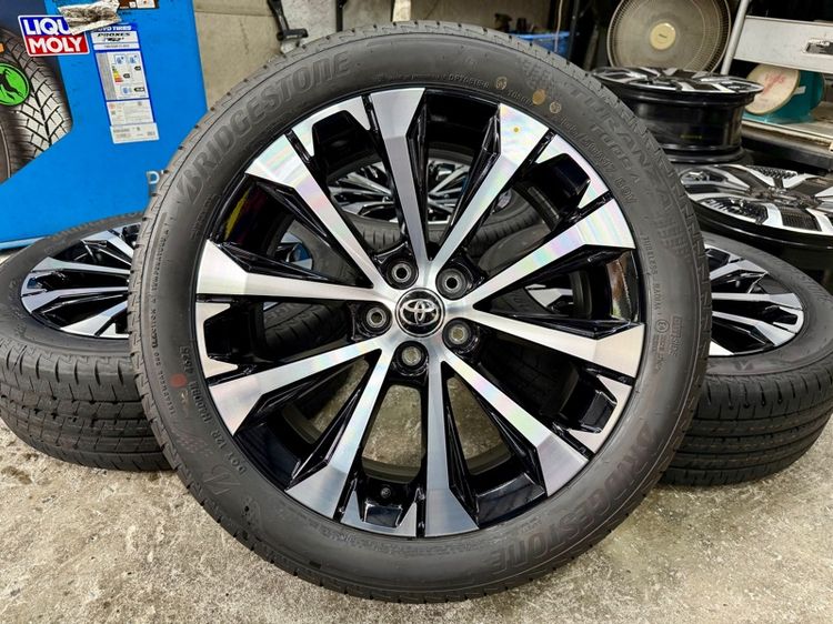 17" ล้อแม็ก TOYOTA VELOZ ขอบ 17” 5 รู 100 ถอดป้ายแดง ยาง BRIDGESTONE 205-50R17 ปี 25 สีเส้นหน้ายางยังอยู่ครบ