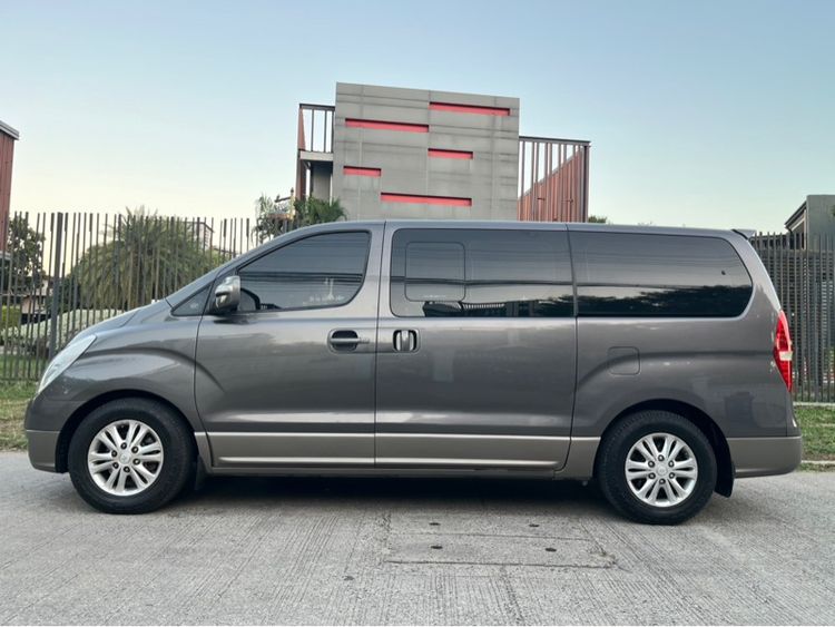 Hyundai H-1  2012 2.5 Deluxe Van ดีเซล ไม่ติดแก๊ส เกียร์อัตโนมัติ เทา รูปที่ 4