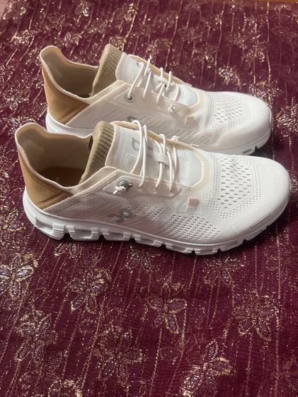 on cloud รูปที่ 2