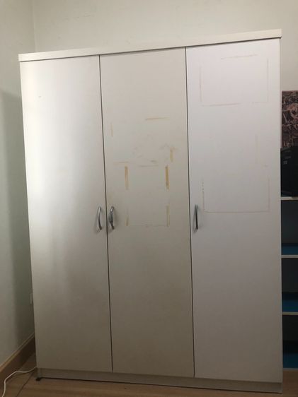 ไม้ ตู้เสื้อผ้า มือสอง