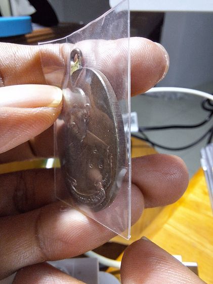 เหรียญ ห่วงเชื่อม หลวงปู่ทิม วัดละหารไร่ 2518 รูปที่ 2