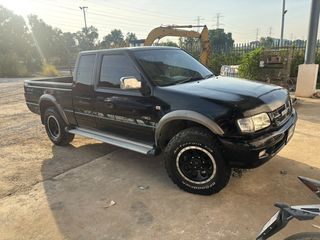 ขาย isuzu Dragon eye 2.8  4x4 สีดำ