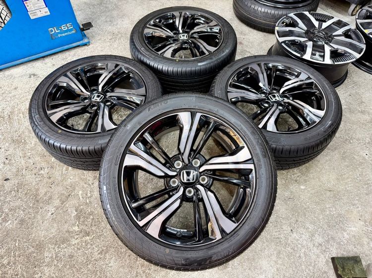 ล้อแม็ก HONDA CIVIC RS ขอบ 17” สีเดิมโรงงานรมดำ ยาง KINTO 215-50R17 ปี 24 ใช้งานน้อยตุ่มยังเห็นจางๆ รูปที่ 3