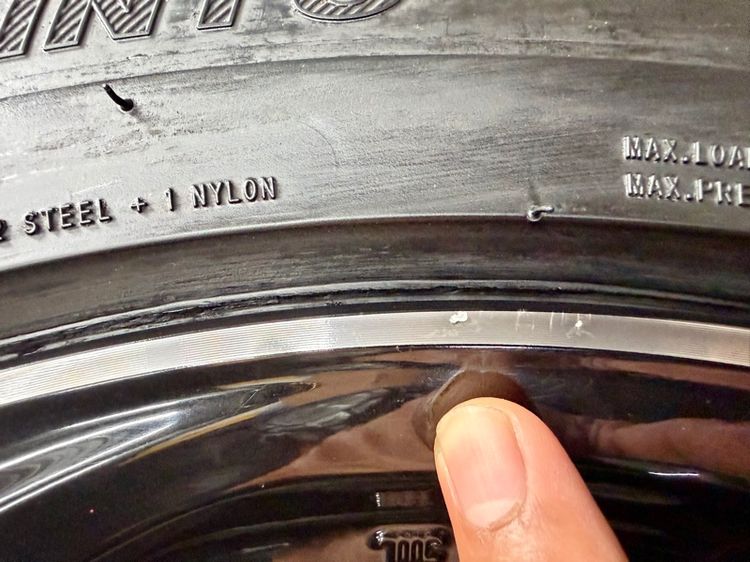 ล้อแม็ก HONDA CIVIC RS ขอบ 17” สีเดิมโรงงานรมดำ ยาง KINTO 215-50R17 ปี 24 ใช้งานน้อยตุ่มยังเห็นจางๆ รูปที่ 9