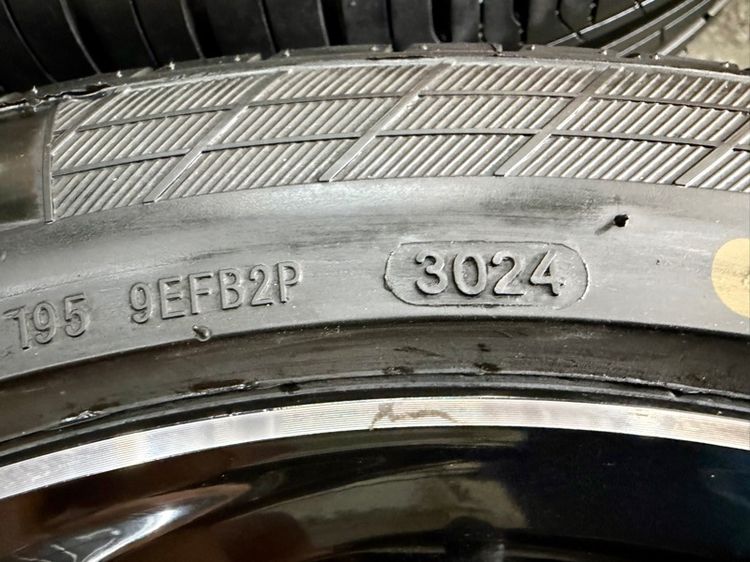 ล้อแม็ก HONDA CIVIC RS ขอบ 17” สีเดิมโรงงานรมดำ ยาง KINTO 215-50R17 ปี 24 ใช้งานน้อยตุ่มยังเห็นจางๆ รูปที่ 10