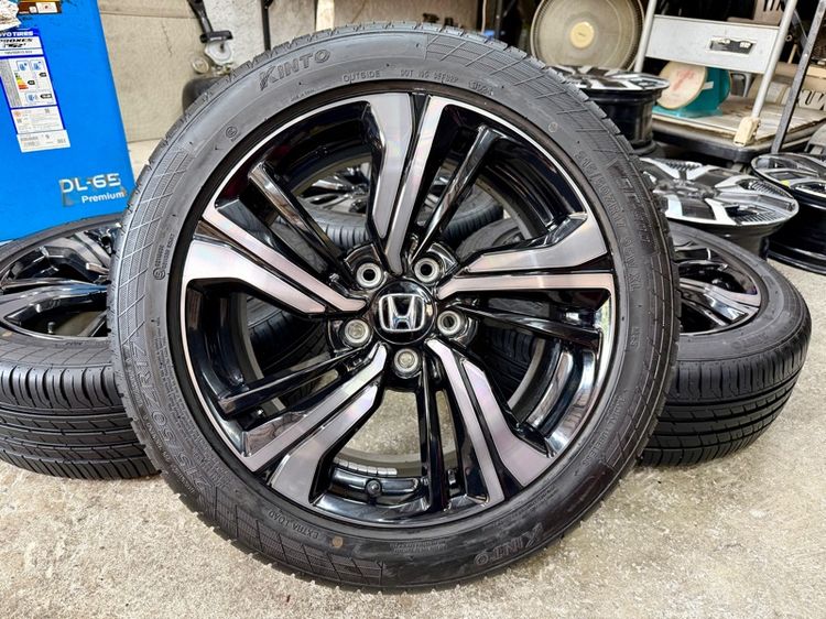 17" ล้อแม็ก HONDA CIVIC RS ขอบ 17” สีเดิมโรงงานรมดำ ยาง KINTO 215-50R17 ปี 24 ใช้งานน้อยตุ่มยังเห็นจางๆ