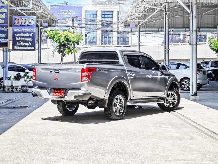 Mitsubishi Triton 2017 2.4 GLS Limited Plus Pickup ดีเซล เกียร์ธรรมดา เทา รูปที่ 2