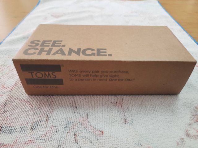 แว่นกันแดด Tom's