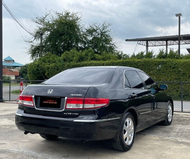 Honda Accord 2004 3.0 V6 i-VTEC Sedan เบนซิน ไม่ติดแก๊ส เกียร์อัตโนมัติ ดำ รูปที่ 4