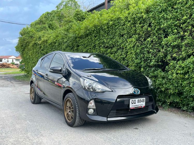 Toyota Prius 2015 1.8 Hybrid Sedan เบนซิน ไม่ติดแก๊ส เกียร์อัตโนมัติ ดำ รูปที่ 3