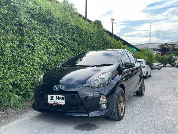 รถ Toyota Prius 1.8 Hybrid สี ดำ