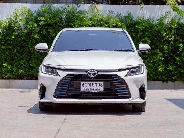 Toyota Yaris ATIV 2023 1.2 Premium Sedan เบนซิน ไม่ติดแก๊ส เกียร์อัตโนมัติ ขาว รูปที่ 2