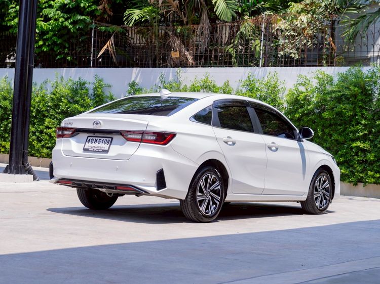 Toyota Yaris ATIV 2023 1.2 Premium Sedan เบนซิน ไม่ติดแก๊ส เกียร์อัตโนมัติ ขาว รูปที่ 4