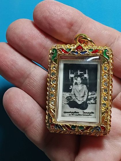 รูปถ่ายล็อกเก็ต คุณแม่บุญเรือน โตงบุญเติม วัดอาวุธ ปี2502 สภาพสวยมาก รูปเก่าเก็บมายาวนาน ไม่ผ่านการใช้ คุณแม่อธิฐานจิต น่าบูชามากๆครับ รูปที่ 5