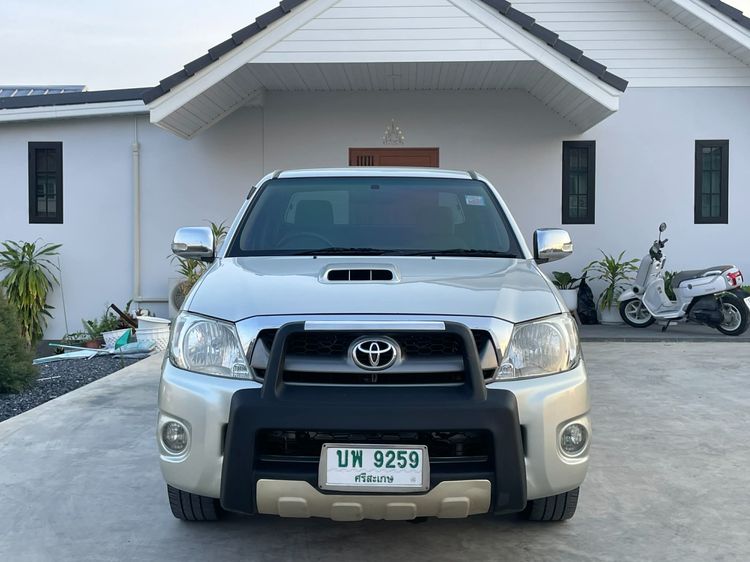 Toyota Hilux Vigo 2011 2.5 E Pickup ดีเซล ไม่ติดแก๊ส เกียร์ธรรมดา บรอนซ์เงิน รูปที่ 2
