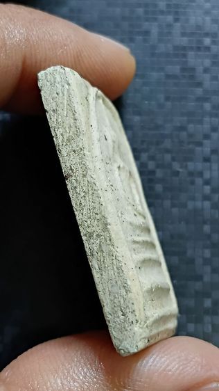 พระสมเด็จ พิมพ์ฐานสามชั้นหูบายศรีหลวงปู่ภู รูปที่ 2