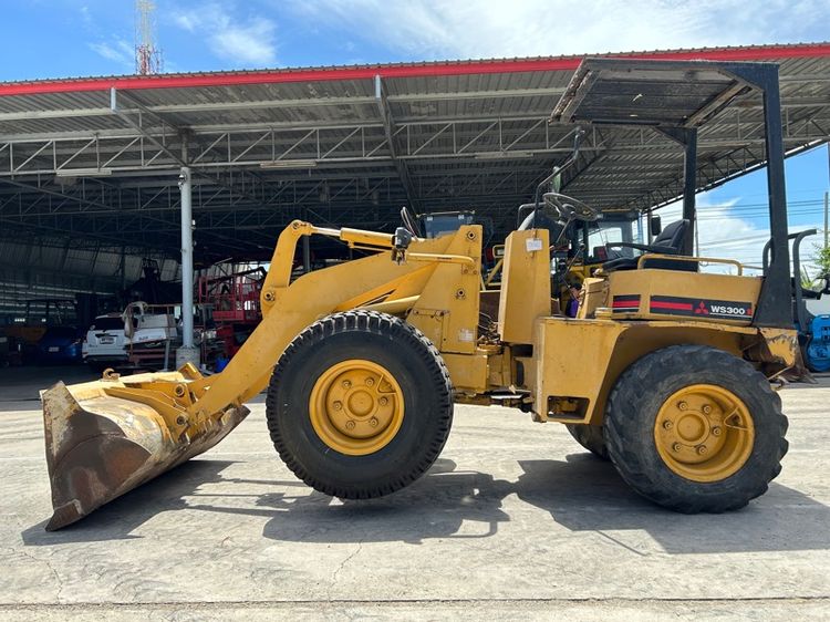 รถตักล้อยาง MITSUBISHI   รุ่น WS300A บุ้งกี๋ 0.5 คิว ยกสูง 3 เมตร รถเก่านอกนำเข้า  รูปที่ 3