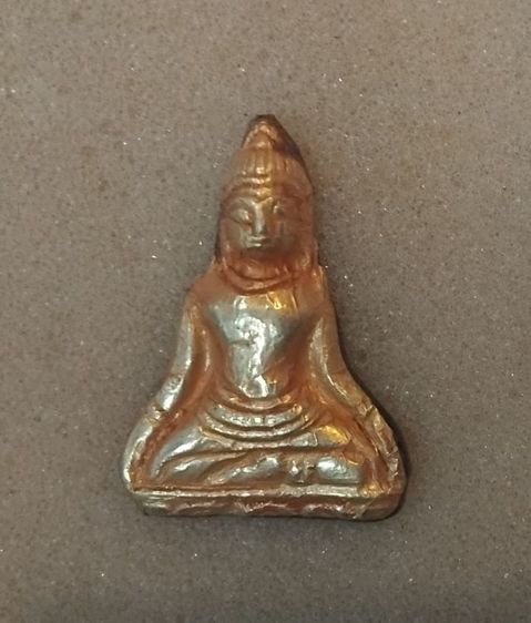 พระร่วงนั่งครองเมืองหน้าทองหลังว่าน