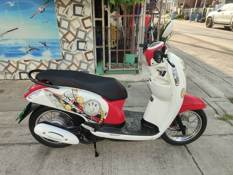 🛵ยังไงก็ขาย SCOOPY-i ปี 57 เครื่องดี สีสวย สตาร์ทมือ เล่มชุดโอนครบ+เปลี่ยนถ่ายน้ำมันเครื่องฟรี ส่งฟรี30 ก.ม รูปที่ 3