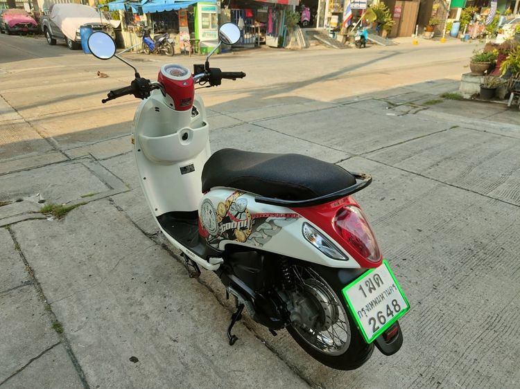 🛵ยังไงก็ขาย SCOOPY-i ปี 57 เครื่องดี สีสวย สตาร์ทมือ เล่มชุดโอนครบ+เปลี่ยนถ่ายน้ำมันเครื่องฟรี ส่งฟรี30 ก.ม รูปที่ 6