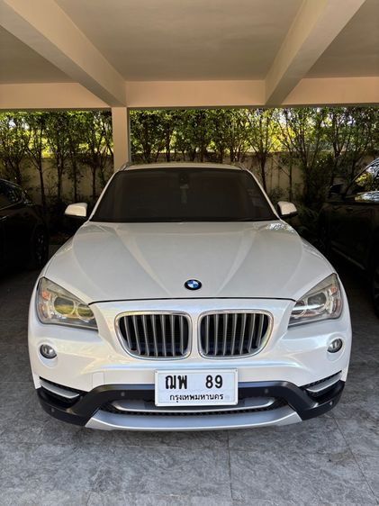 รถ BMW X1 2.0 sDrive20d xLine สี ขาว