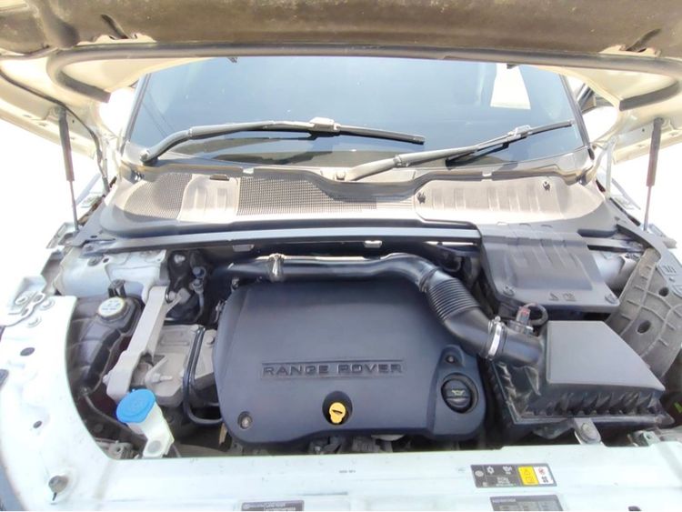 Land Rover Range Rover Evoque 2012 รุ่นย่อยอื่นๆ Sedan ดีเซล ไม่ติดแก๊ส เกียร์อัตโนมัติ ขาว รูปที่ 4