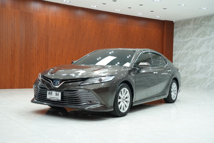 Toyota Camry 2021 2.5 HEV Premium Luxury Sedan ไฮบริด เกียร์อัตโนมัติ เทา รูปที่ 3