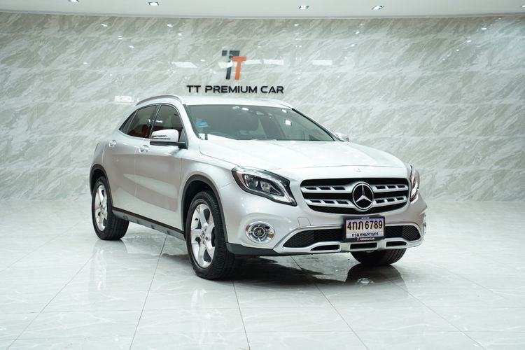 รถ Mercedes-Benz GLA-Class GLA200 สี บรอนซ์เงิน