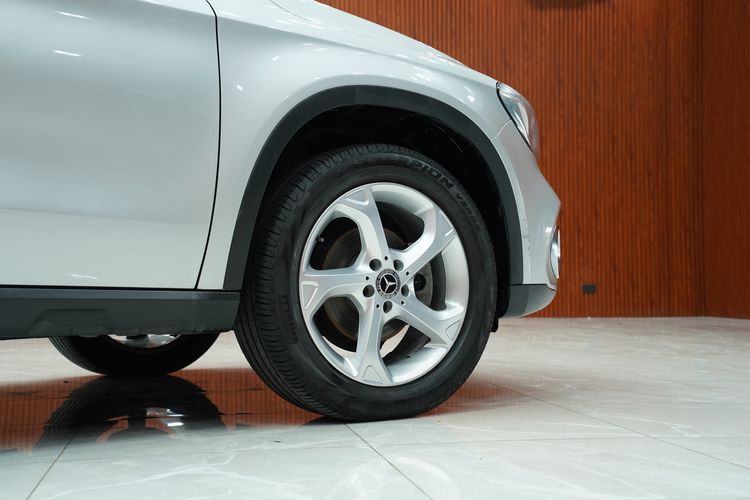 Mercedes-Benz GLA-Class 2018 GLA200 Utility-car เบนซิน เกียร์อัตโนมัติ บรอนซ์เงิน รูปที่ 4