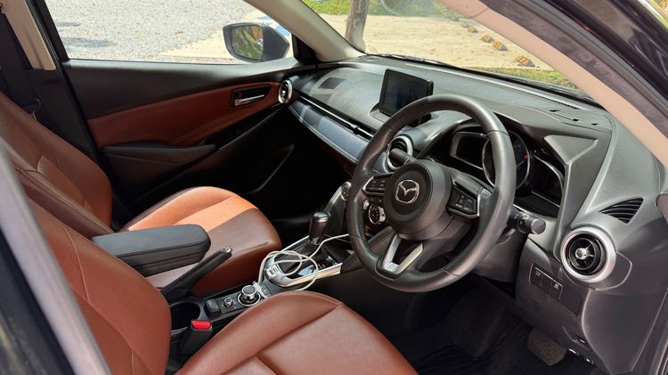 รถ Mazda Mazda 2 1.3 สี ดำ