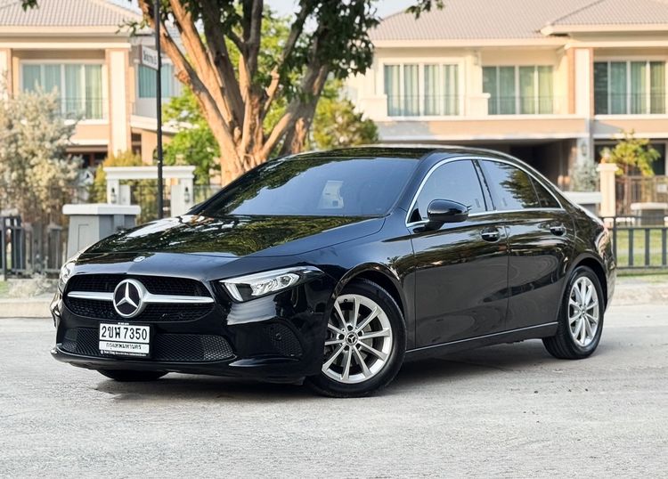 รถ Mercedes-Benz A-Class A200 สี ดำ