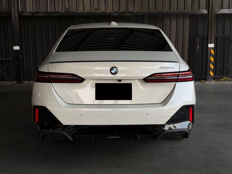 BMW Series 5 2024 520d Sedan Hybrid (Diesel) ไม่ติดแก๊ส เกียร์อัตโนมัติ ขาว รูปที่ 3