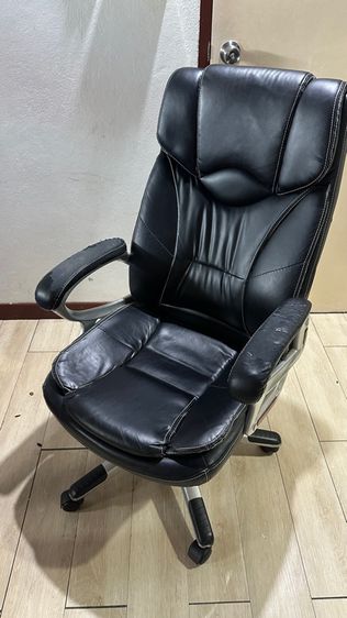 เก้าอี้สำนักงาน หนังเทียม เก้าอี้ผู้บริหาร สีดำ นั่งสบาย โครงแข็งแรง ล้อหมุนปกติ
