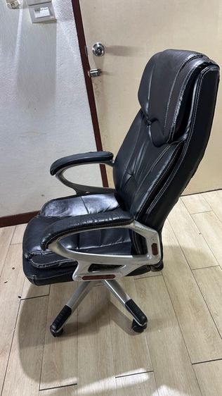 เก้าอี้ผู้บริหาร สีดำ นั่งสบาย โครงแข็งแรง ล้อหมุนปกติ รูปที่ 2