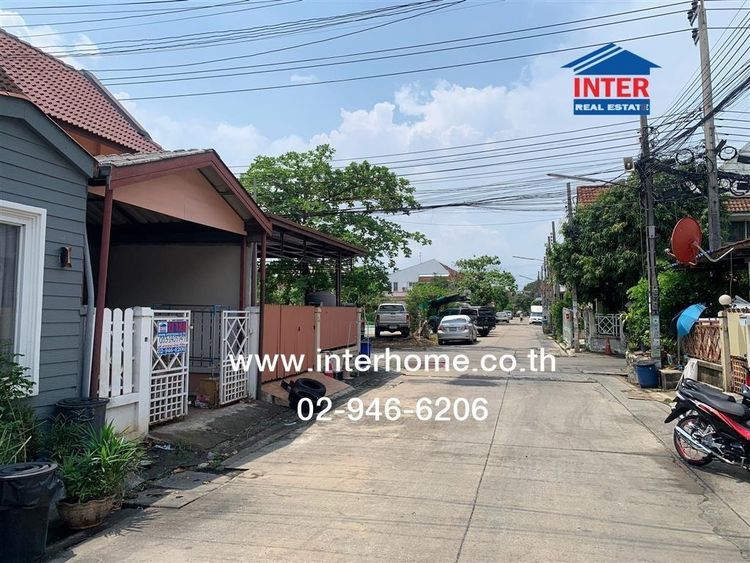 ทาวน์เฮ้าส์ 2 ชั้น 16 ตร.ว. หมู่บ้านพูนสินธานี3 ใกล้สถานีรถไฟฟ้าแยกมิสทีน ซอยเคหะร่มเกล้า64 ถนนรามคำแหง ถนนเคหะร่มเกล้า เขตลาดกระบัง กรุงเทพ